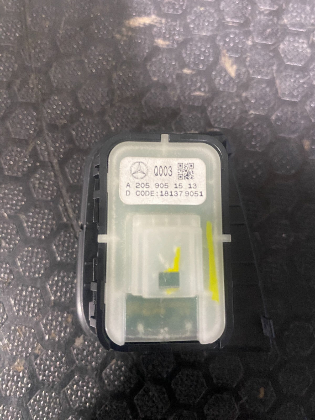 GENUINE Mercedes-Benz Passenger Rear Left Window Switch W/ Bracket A2059051513