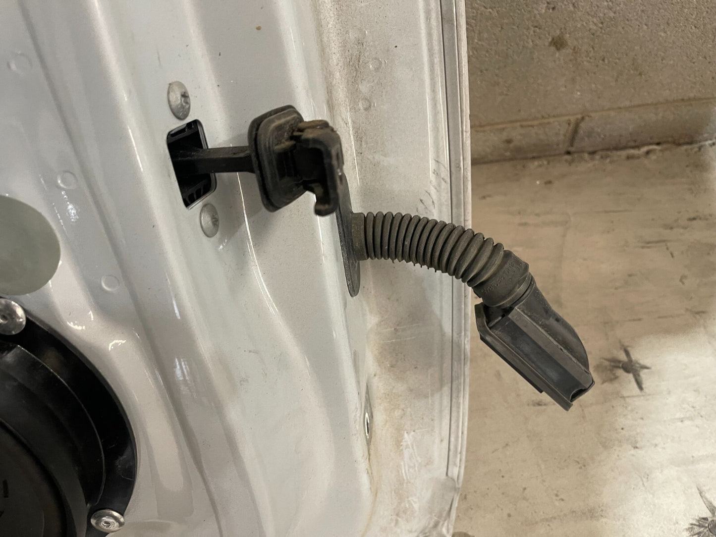 Volkswagen Golf MK7 Front Left Door In White Silver Metallic *Freight Available*