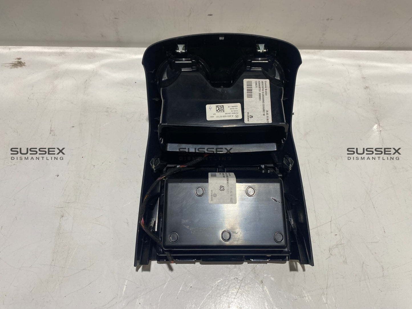 Mercedes-Benz Centre Console Rear AC Air Vent A2058300701