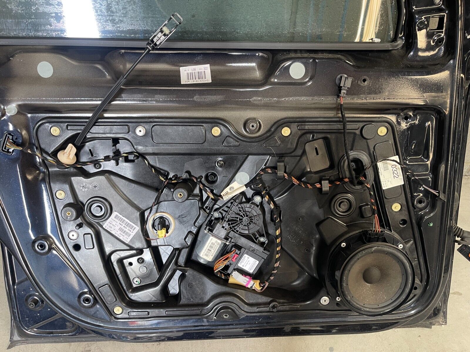 Volkswagen Golf MK6 Front Left Door In Black *Freight Available*