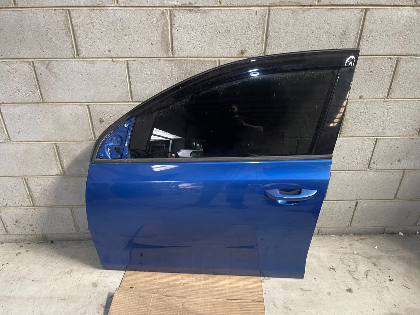 Volkswagen Golf MK6 Front Left Door In Blue *Freight Available*