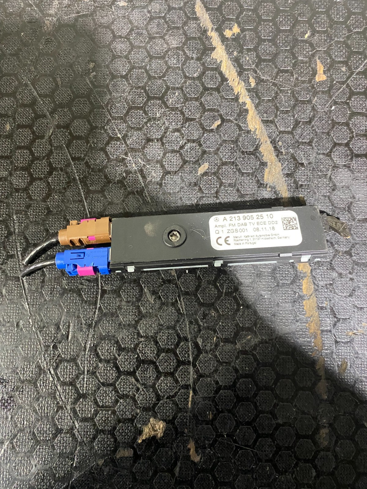 Mercedes-Benz C63s 2019-2021 A2139052510 Antenna Radio Signal Module