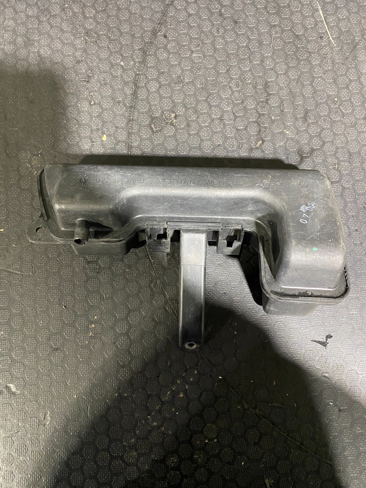 Volkswagen Vacuum Reservoir Tank 022133909