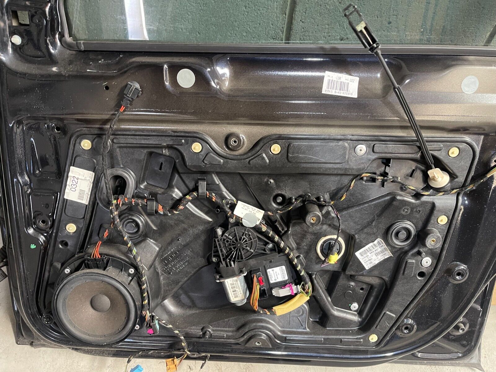 Volkswagen Golf MK6 Front Right Door In Black *Freight Available*