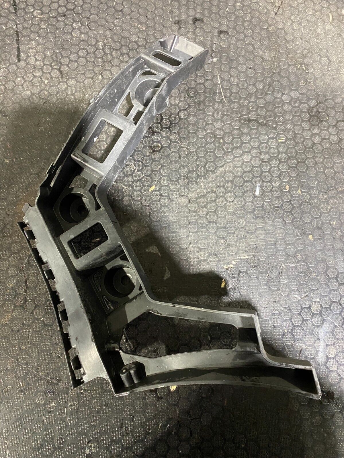 Volkswagen MK6 Rear Left Bumper Guide Bracket 5K6807393C