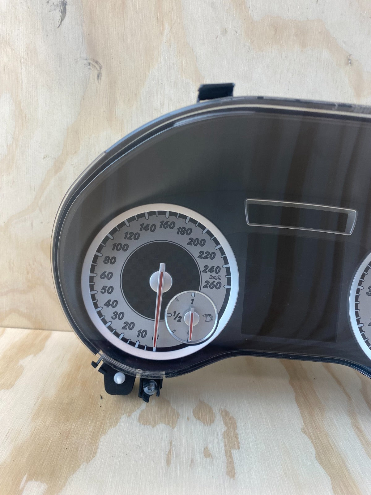 Mercedes-Benz A Class Speedometer / Cluster A1769008901