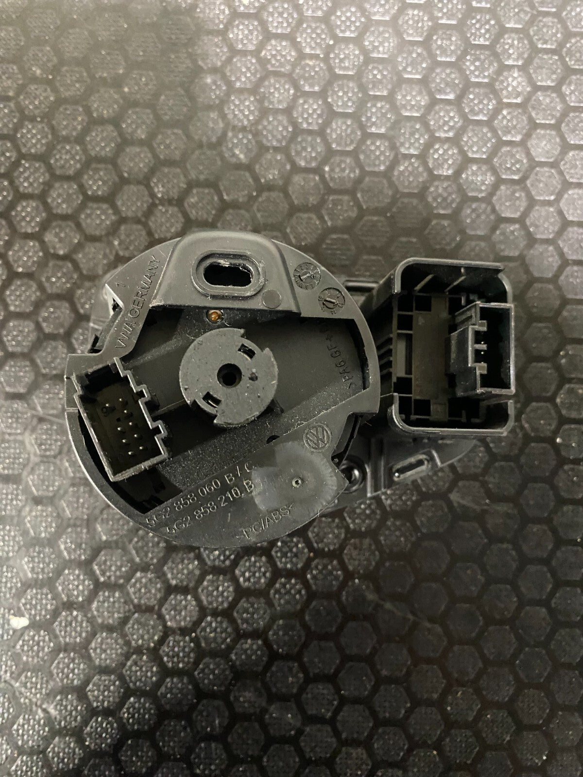 Volkswagen Golf MK7 Headlight Switch With Light Adjuster And Bracket 5G2858060B