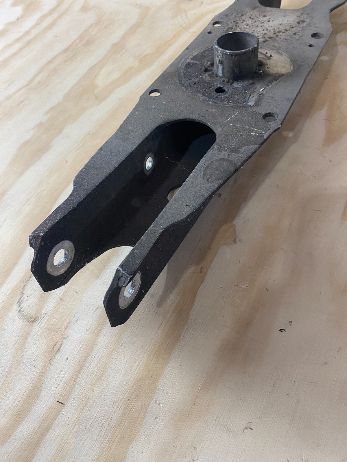 Mercedes-Benz  CLA A Class Rear Left / Right Lower Control Arm A2463520202