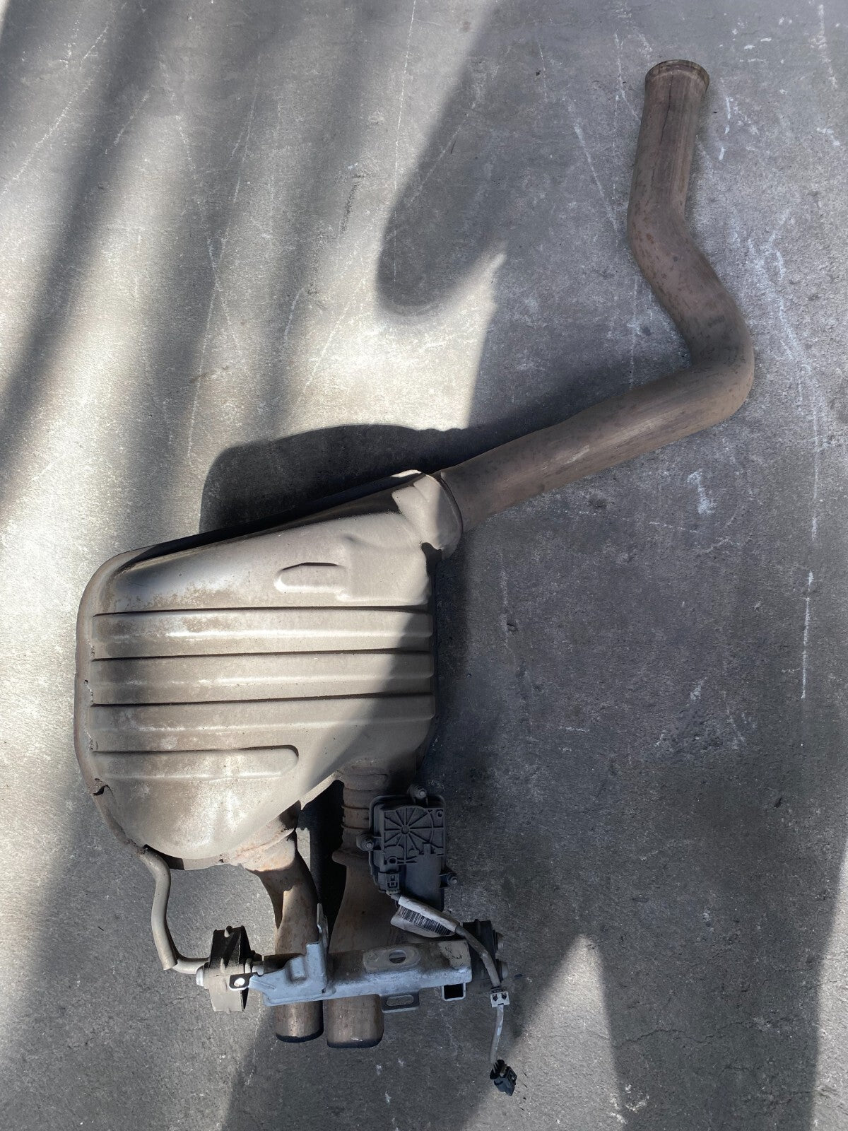 Mercedes-Benz C63s 2019-2021 Rear Left Muffler Complete A2054906901