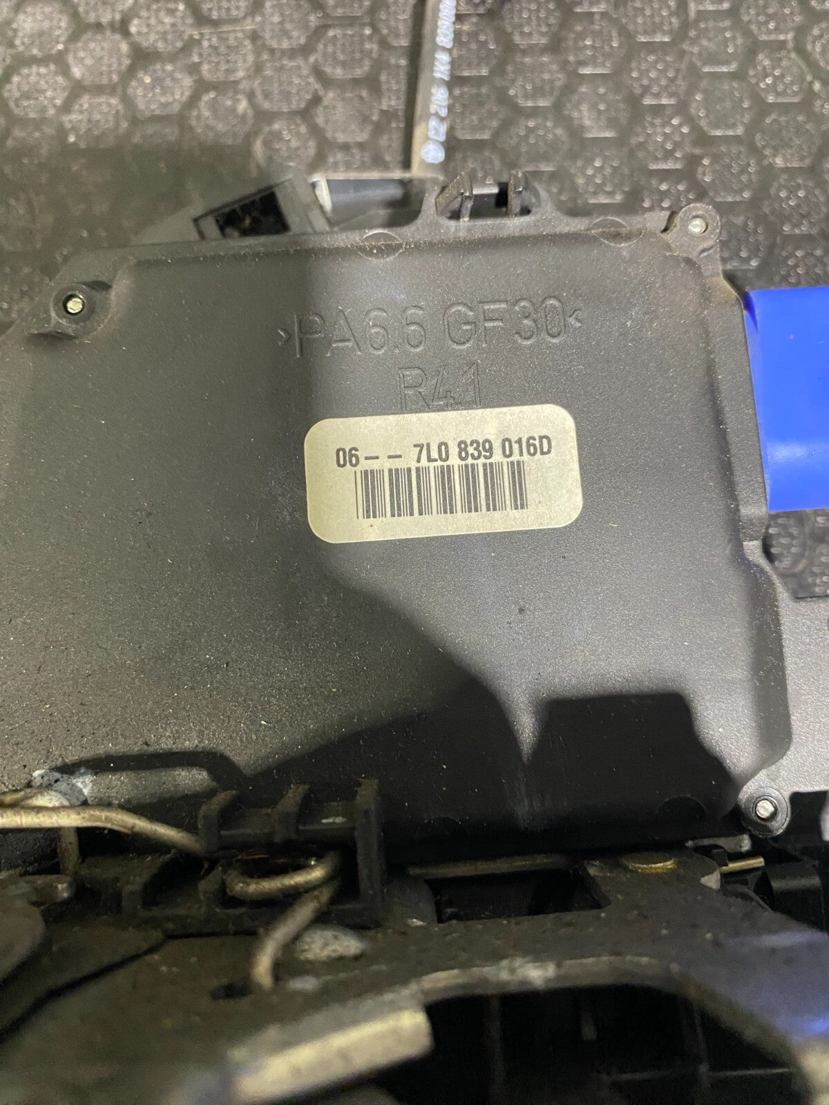 Volkswagen Locking Actuator 7L0839016D