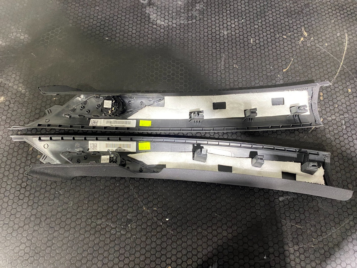 Volkswagen Golf MK7 Front A Pillar Set 5G0867233 5G0867234