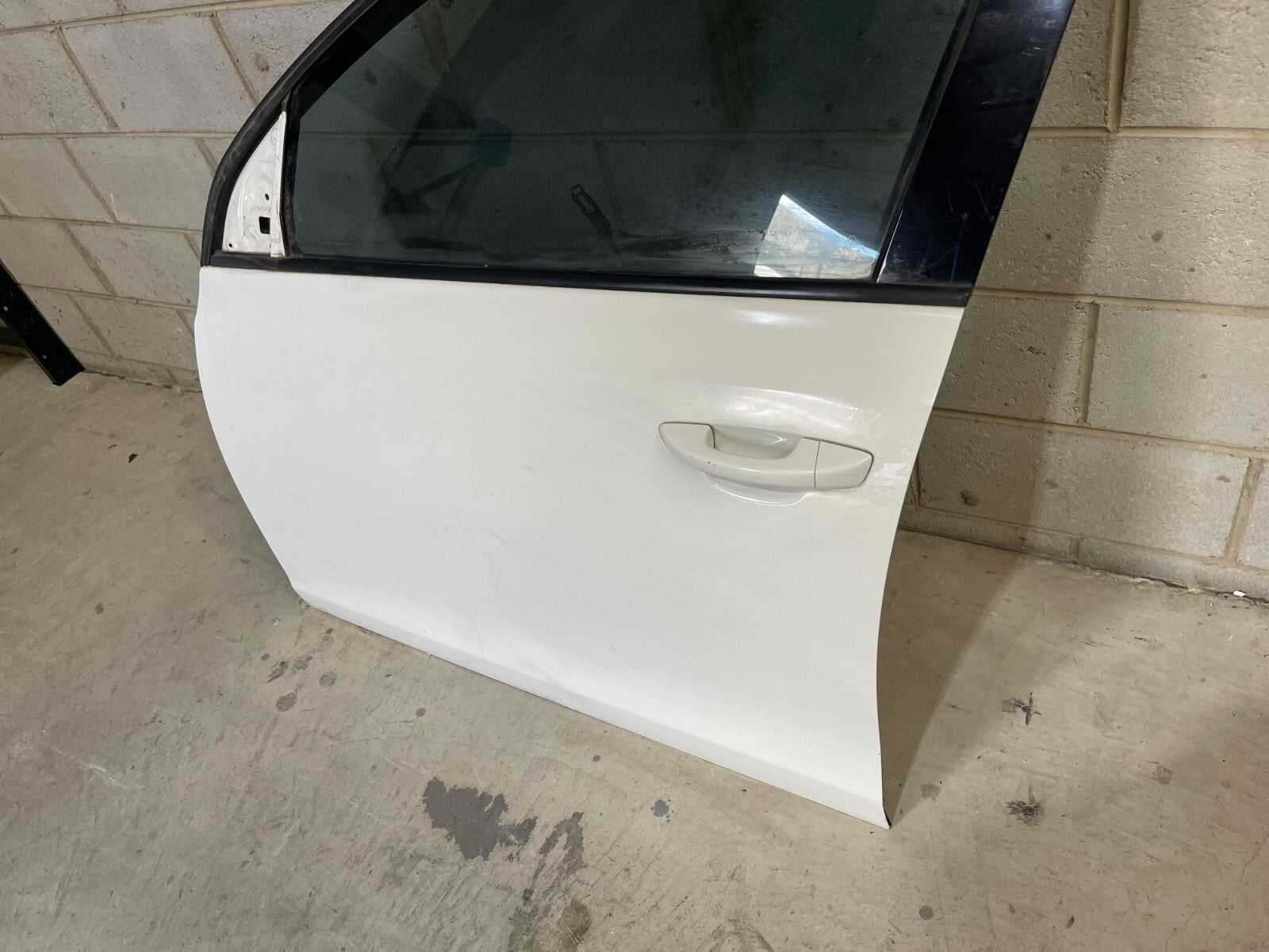 Volkswagen Golf MK6 Front Left Door In White *Freight Available*