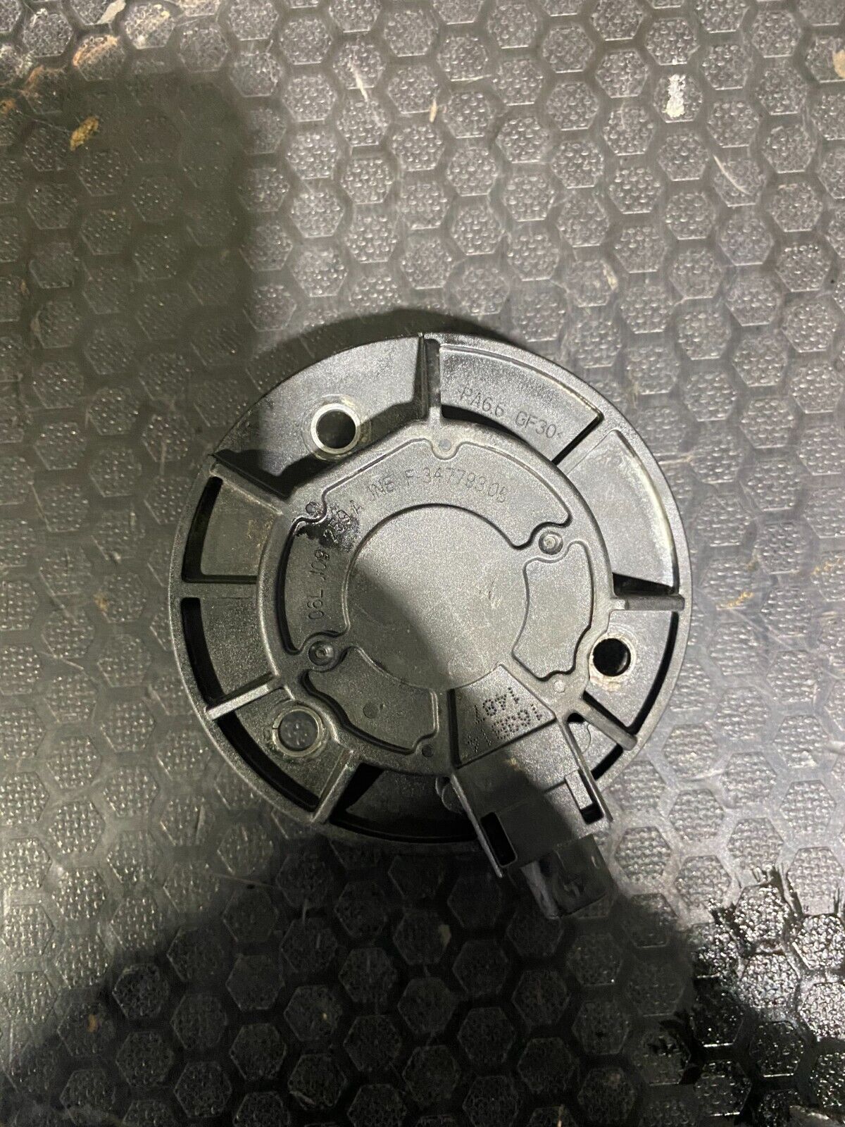 Volkswagen Golf MK7-7.5 GTI/R 2013-2020 Engine Camshaft Solenoid 06L109259A