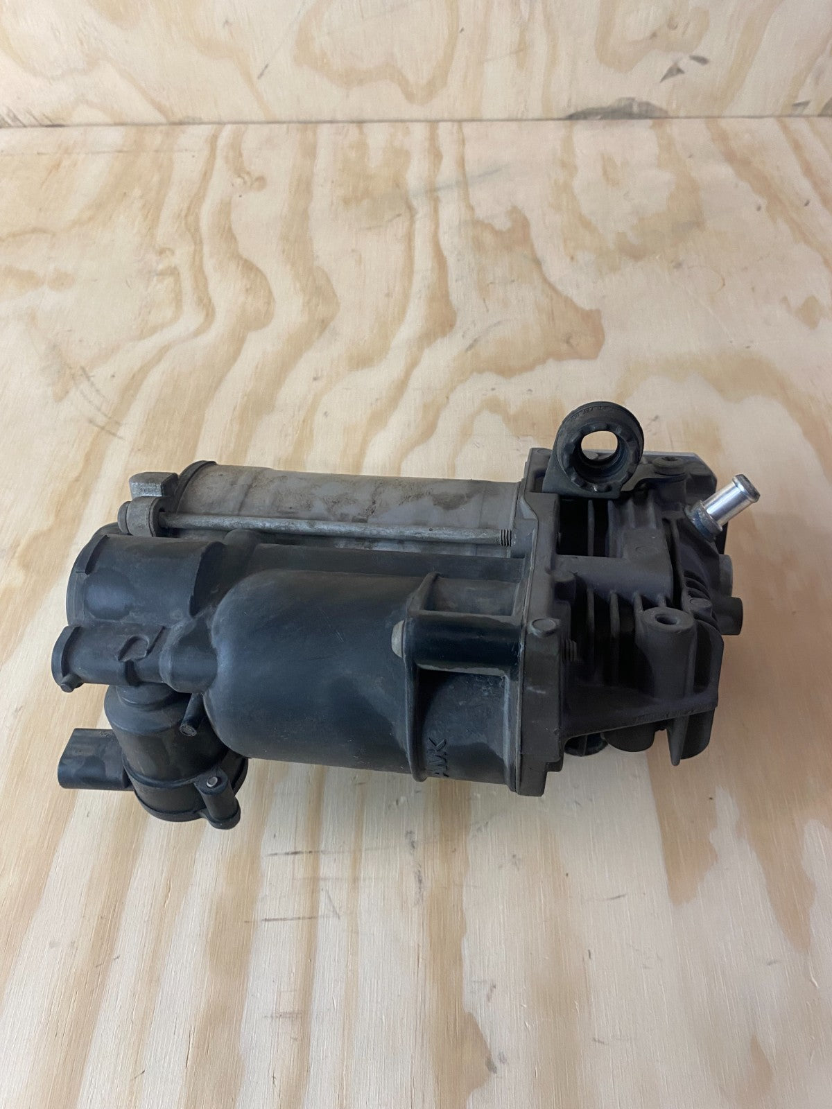 Mercedes-Benz ML GL GLE Class Air Suspension Pump A1663200204 (FAULTY)