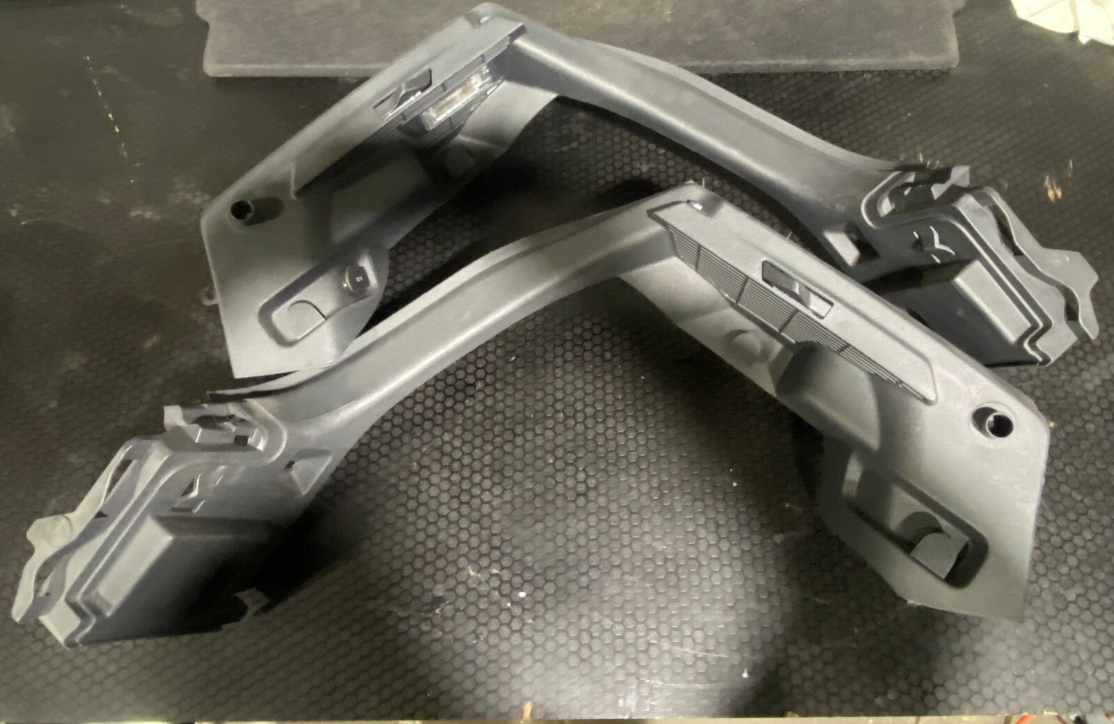 Volkswagen Golf MK7 Trunk Trim/Parcel Shelf Support 5G6867761 5G6867762