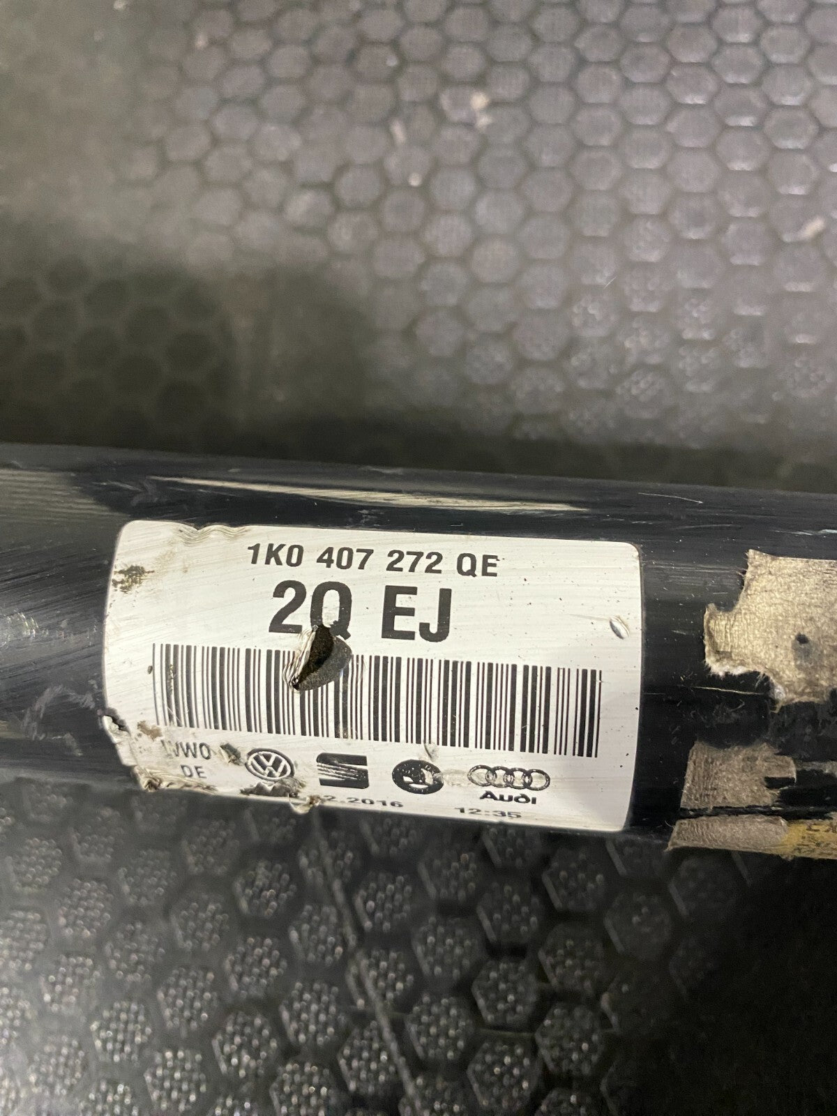 Volkswagen MK5 TDI Front Right Driveshaft 1K0407272QE