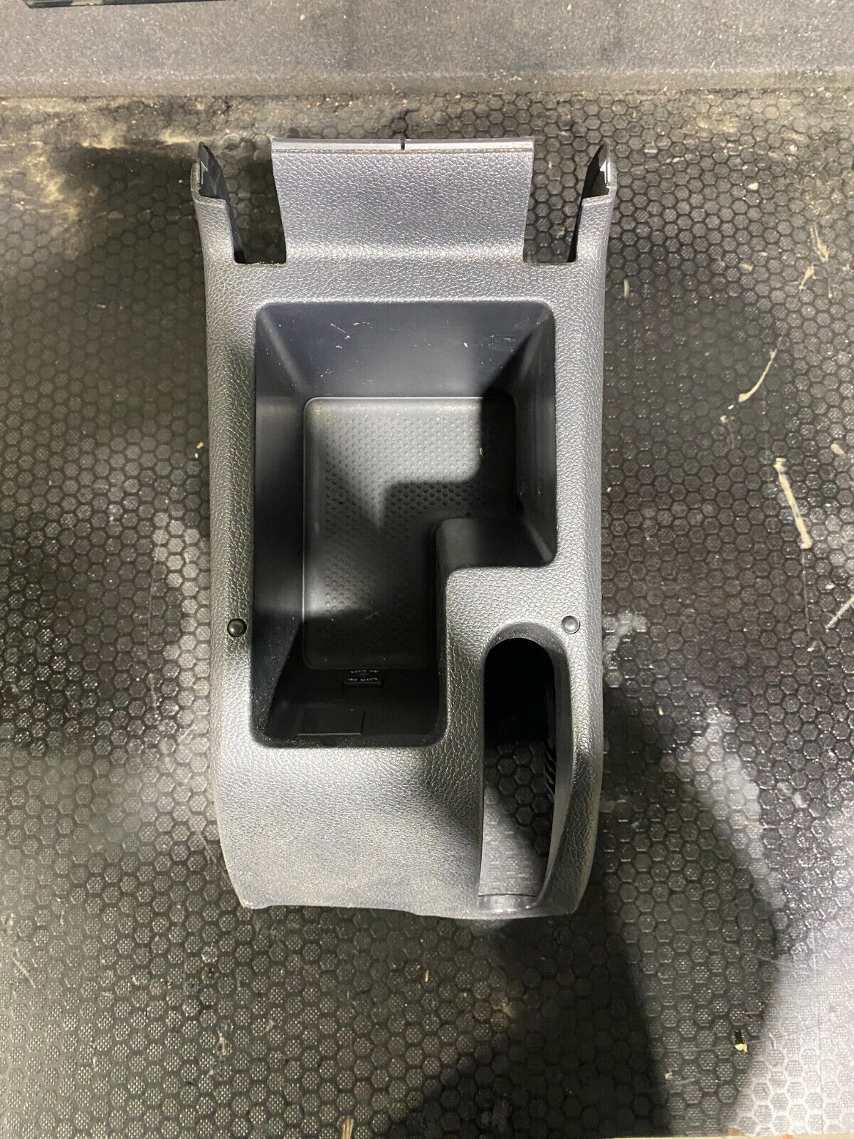 Volkswagen MK6 Centre Console Cover 1K0863323M