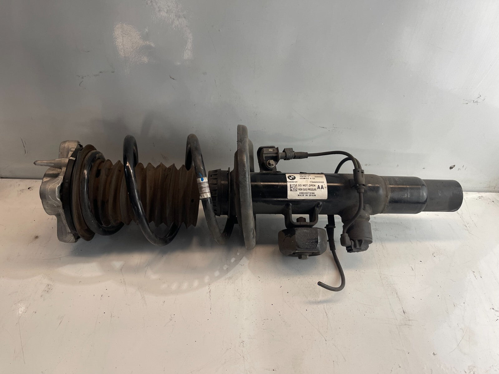 Genuine BMW 3 Series G21 2018-2022 Front Right Shock Absorber E46N0101