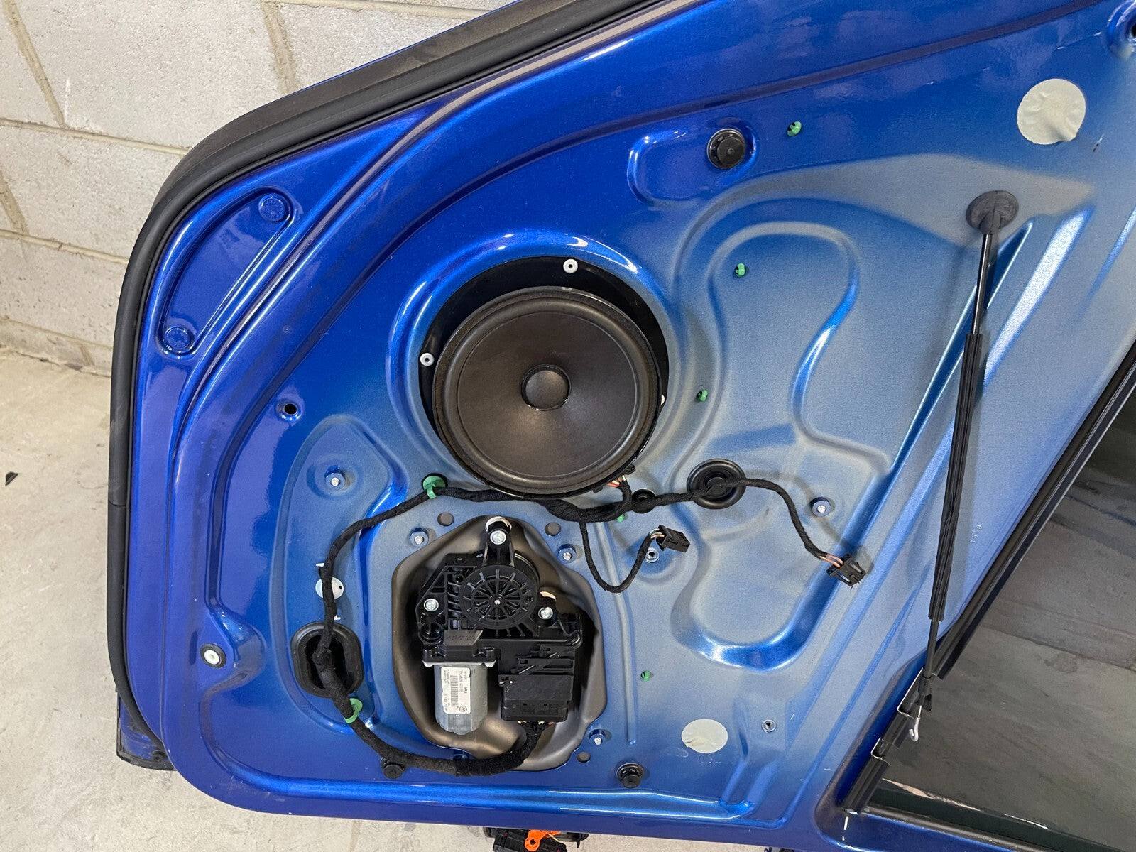 Volkswagen Golf MK6 Rear Left Door In Blue *Freight Available*