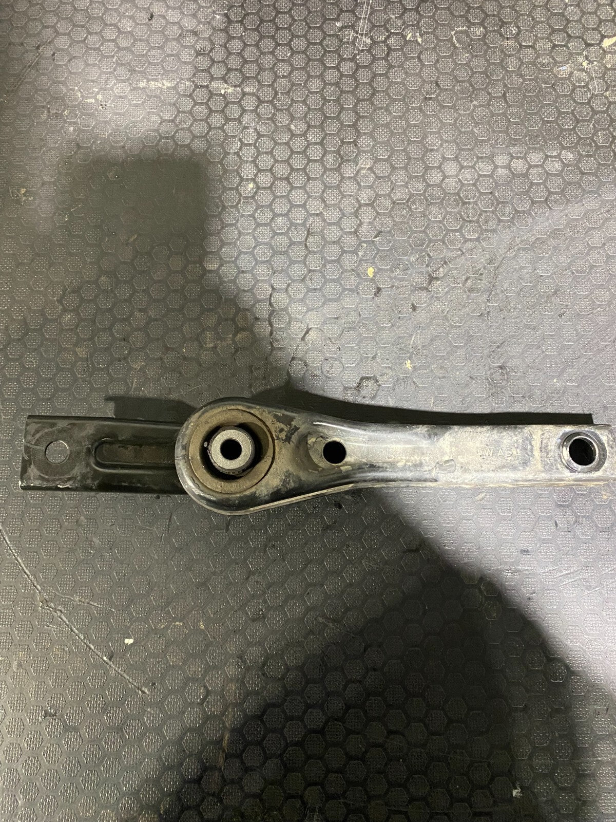 Volkswagen Golf MK7 Dog Bone Mount 5Q0199855AC