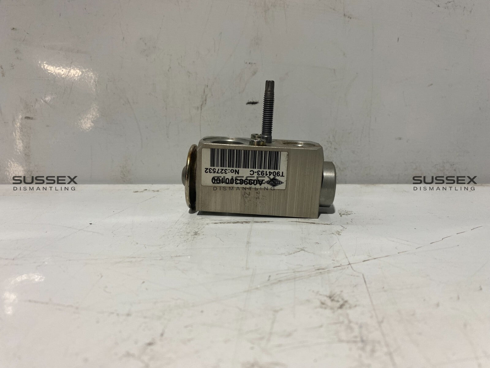 Mercedes-Benz AC Evaporator Expansion Valve A0998300100