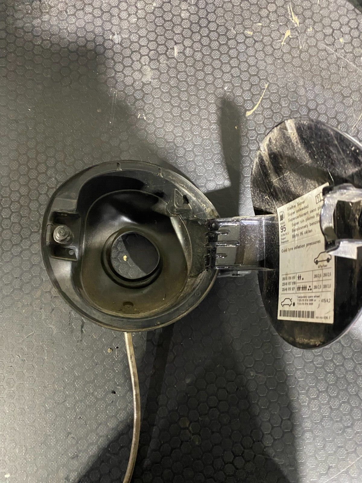 Volkswagen Golf MK6 Black Fuel Cap 5K6809857