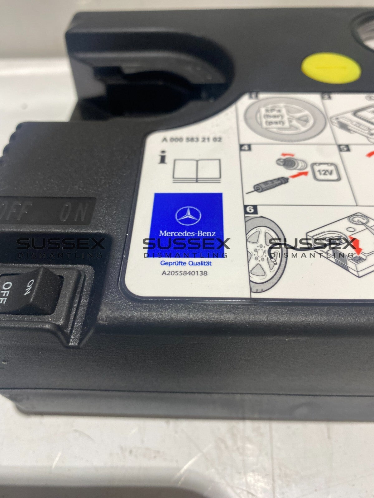 Mercedes-Benz Tyre Inflator Compressor A2055840138