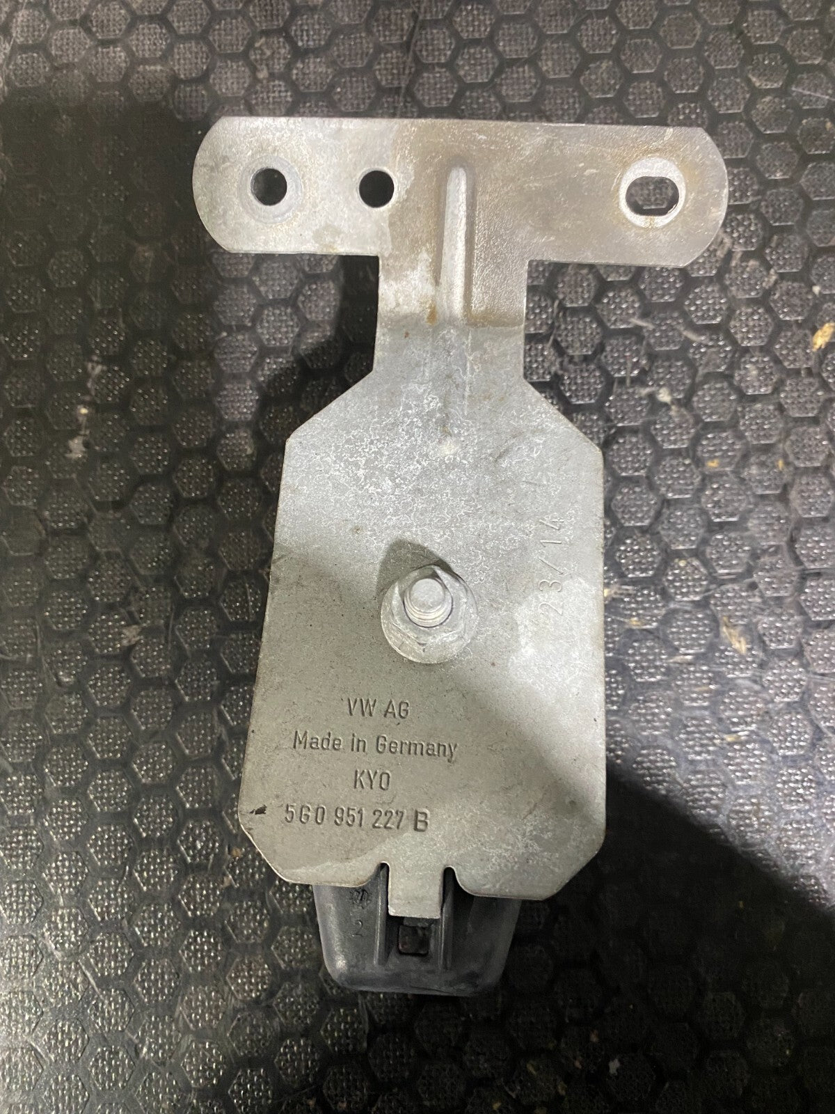 VWAG MK7-7.5 Electric Horn/Alarm 5G0951227B