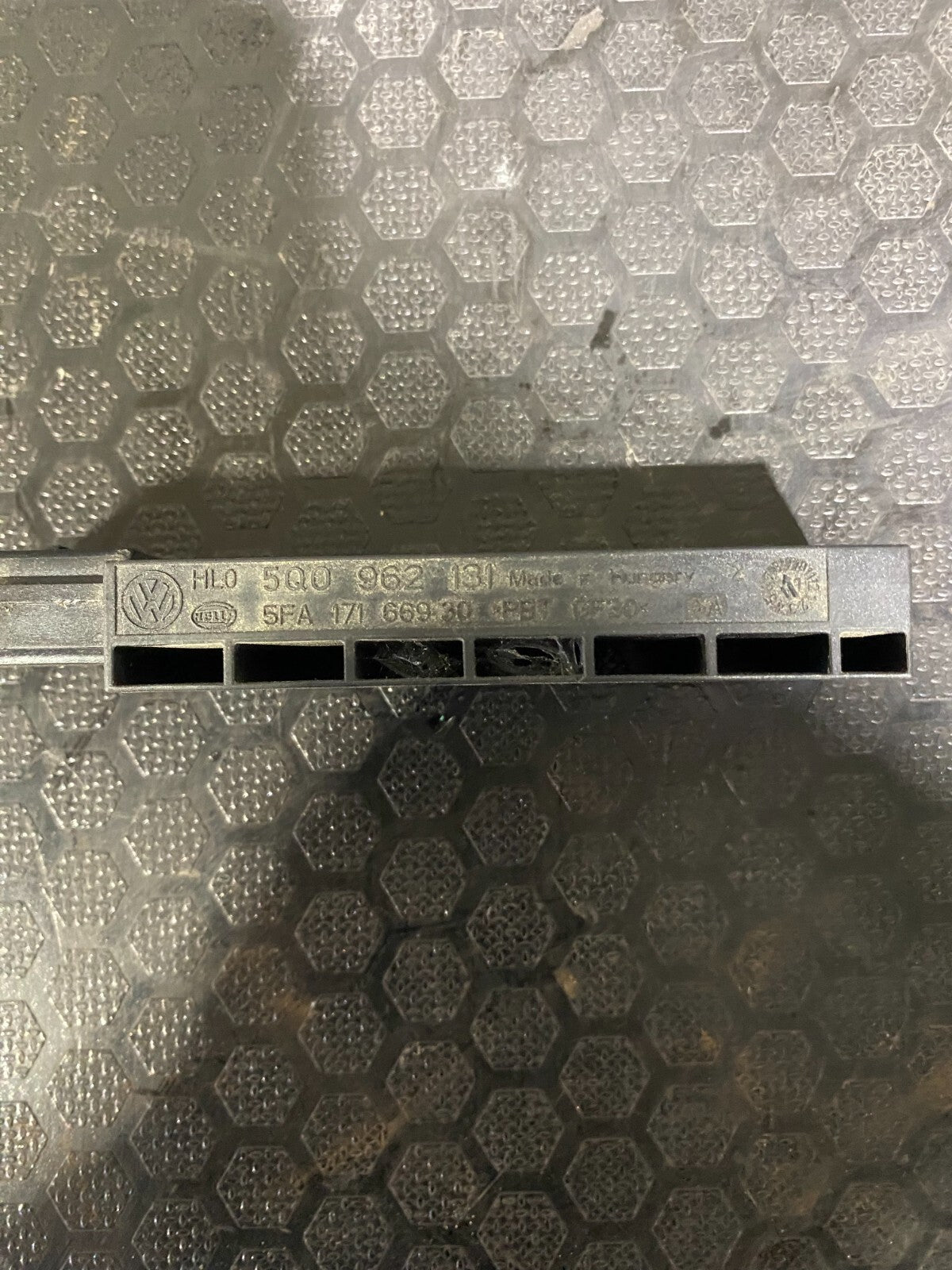 Volkswagen MK7-7.5 Keyless Entry/Start Module 5Q0962131