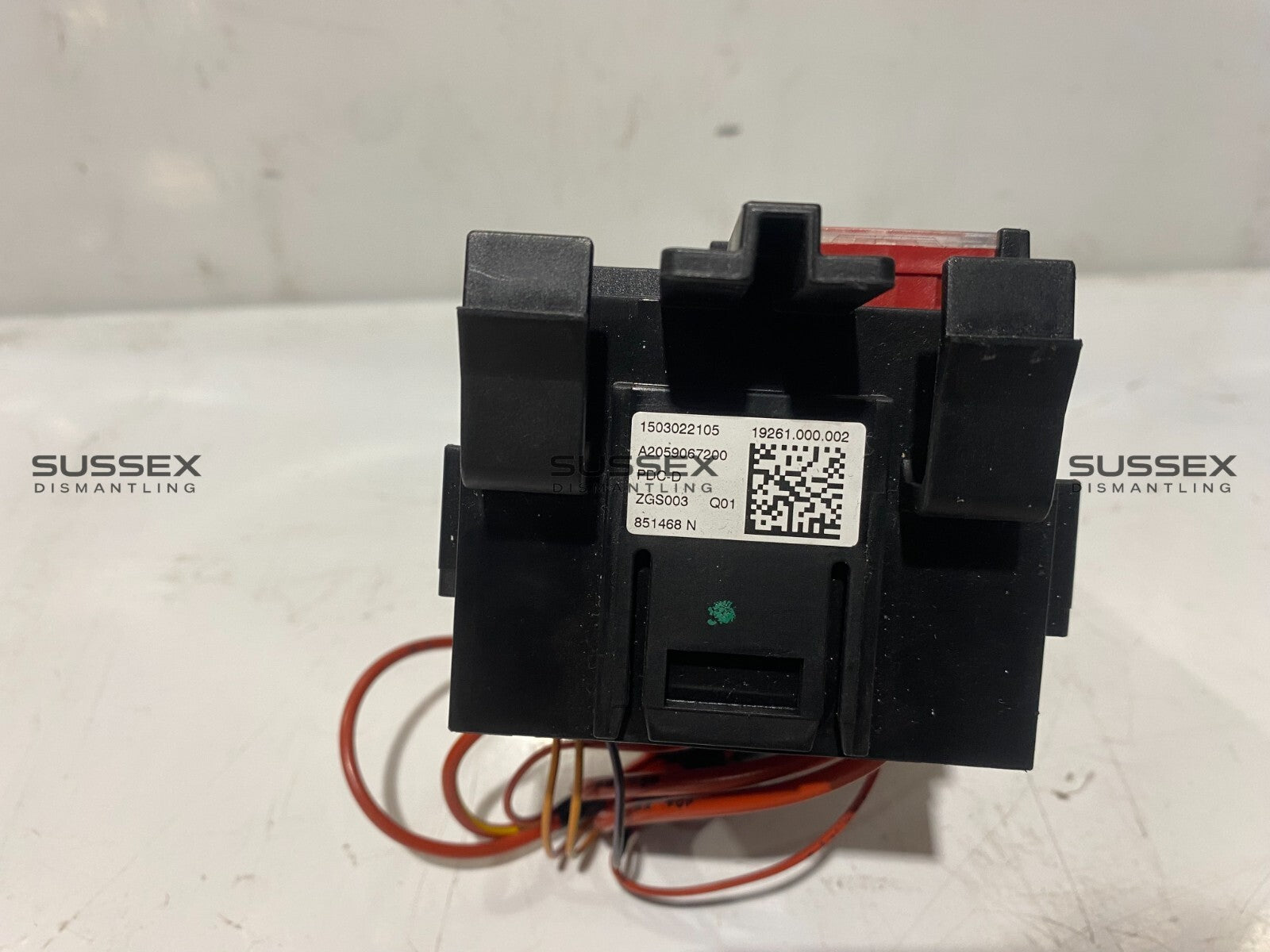 Mercedes-Benz Front Fusebox Complete A2059067200