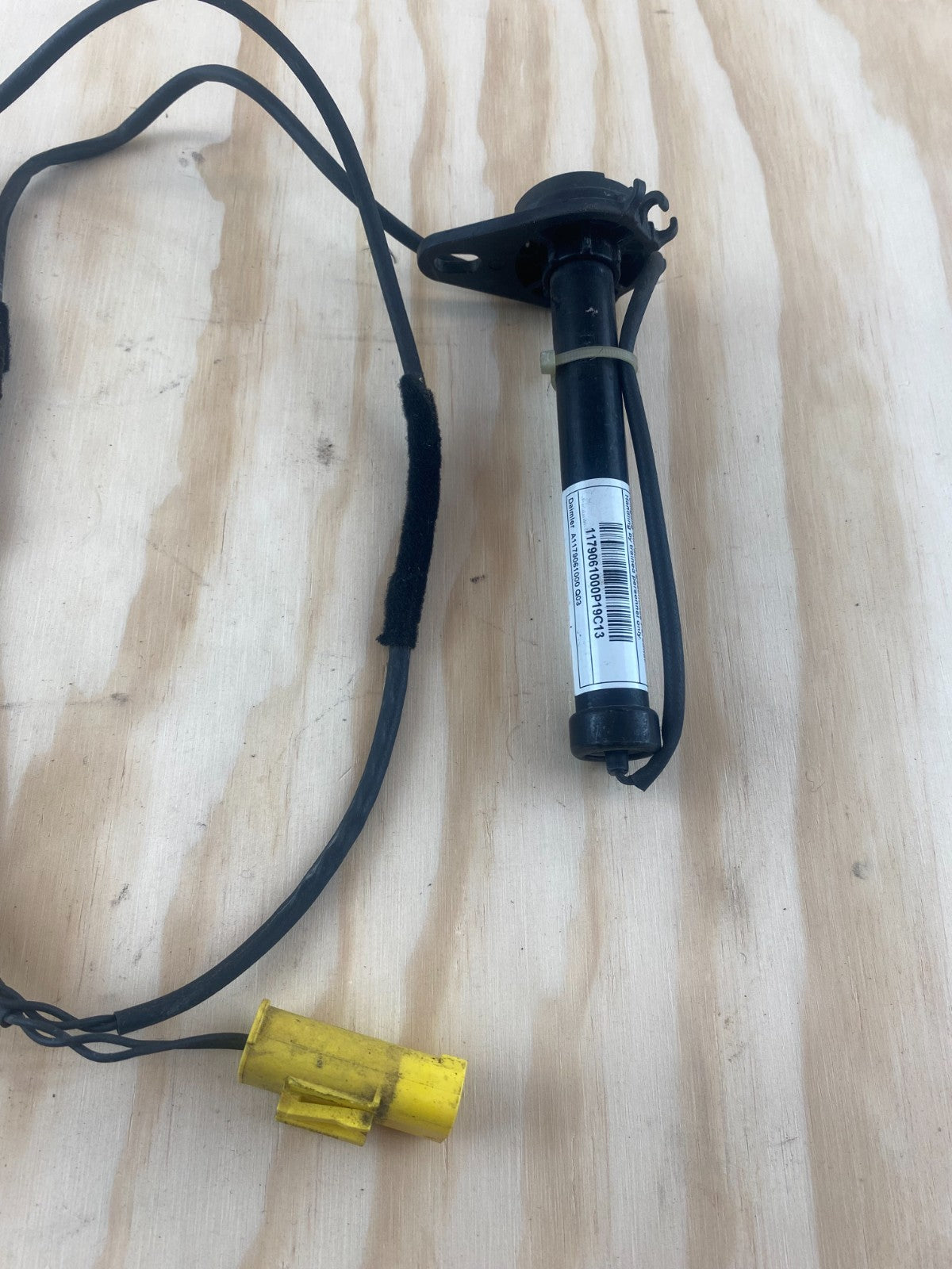 Mercedes-Benz A Class W176 Left / Right Bonnet Actuator Sensor A1766800306