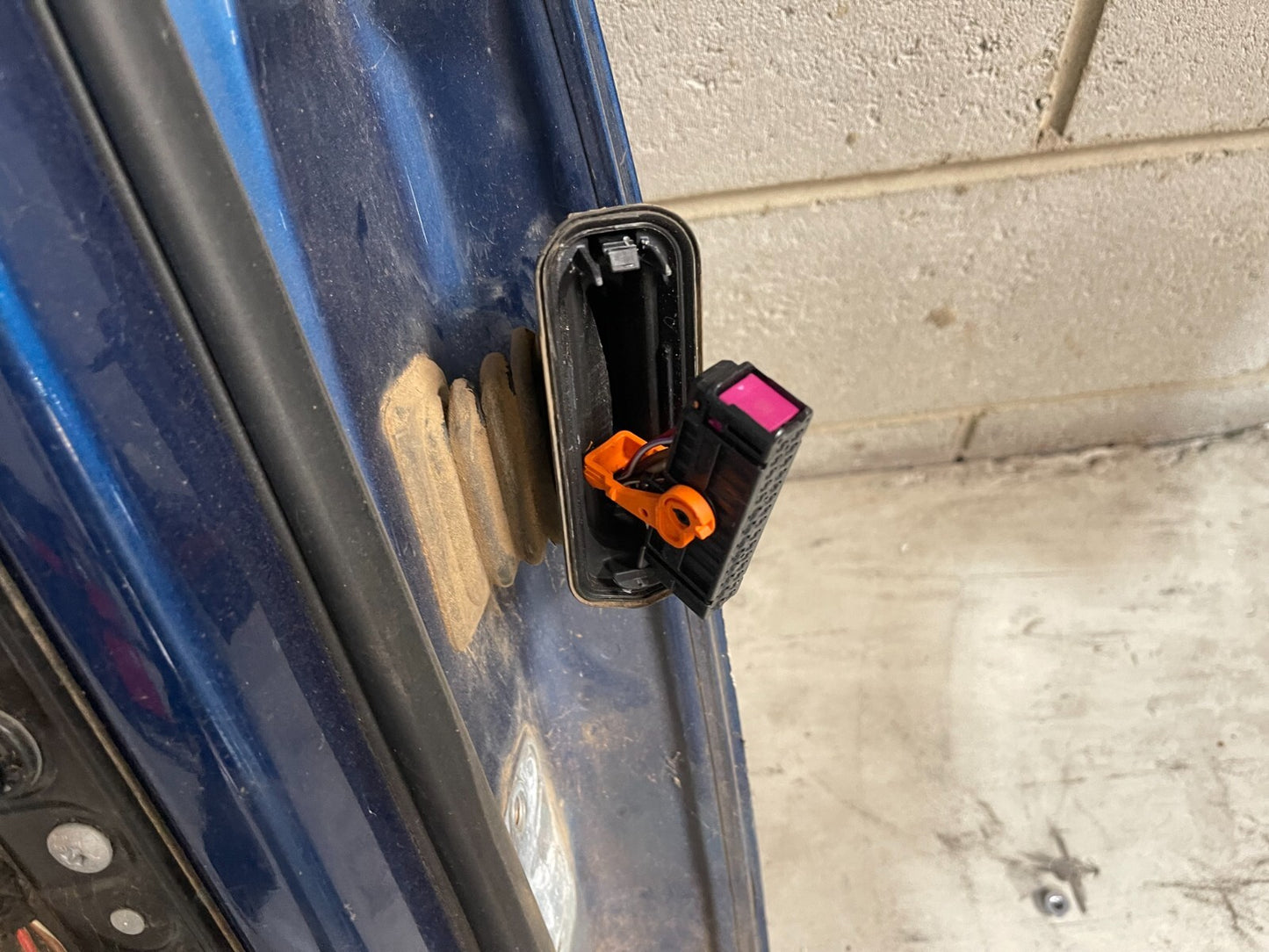 Volkswagen Passat R36 Rear Left Door In Blue *Freight Available*