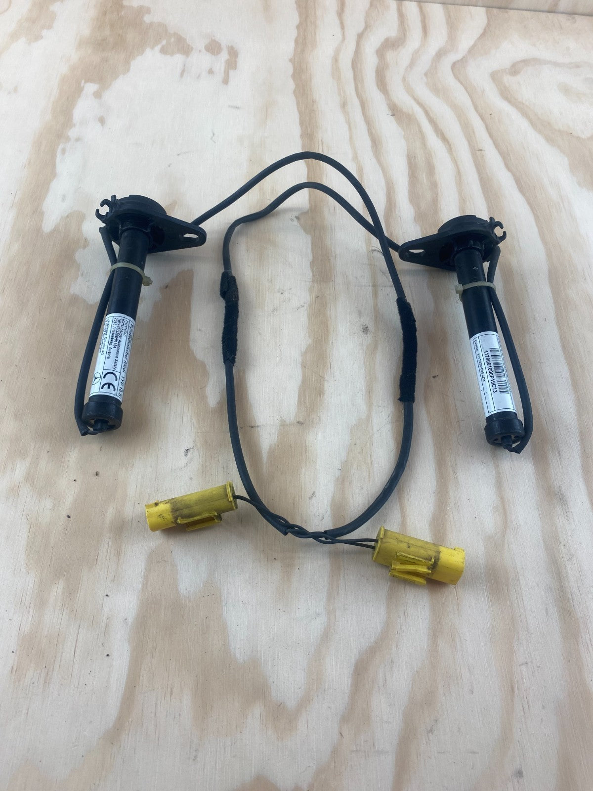 Mercedes-Benz A Class W176 Left / Right Bonnet Actuator Sensor A1766800306