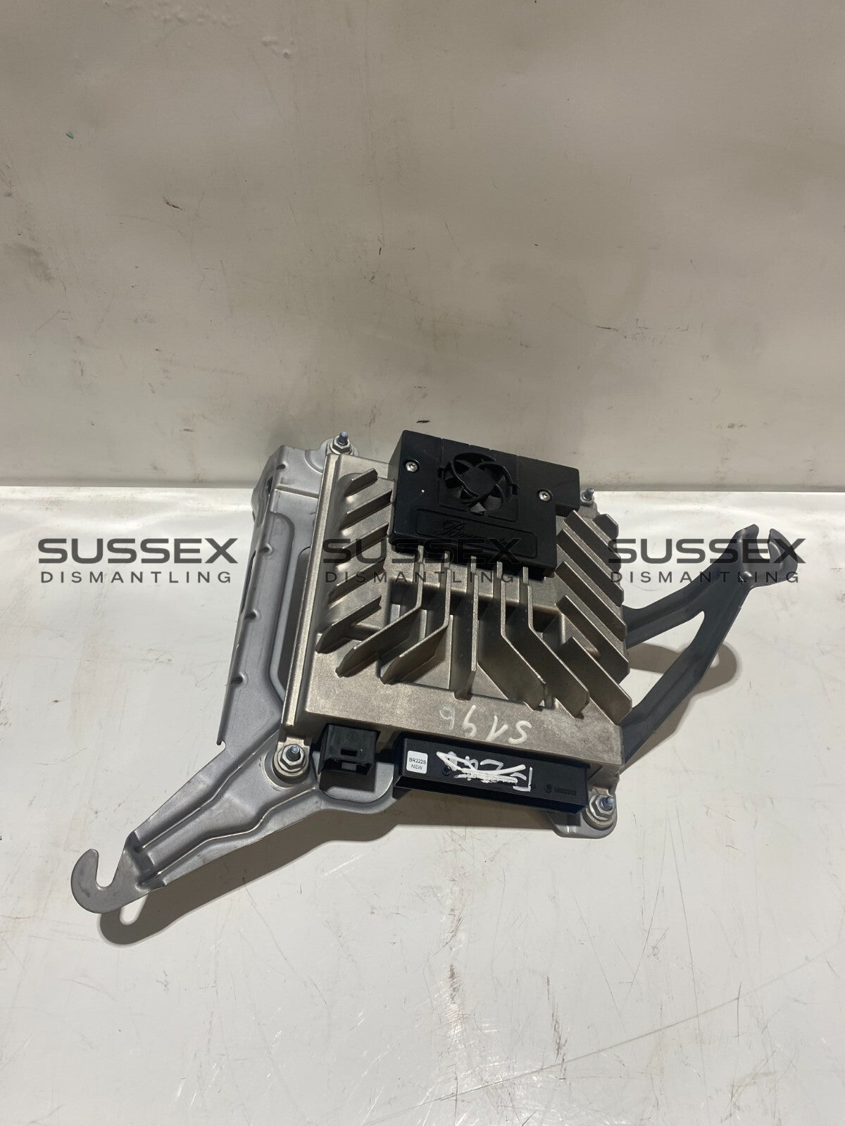 Mercedes-Benz Audio Amplifier A2229004511