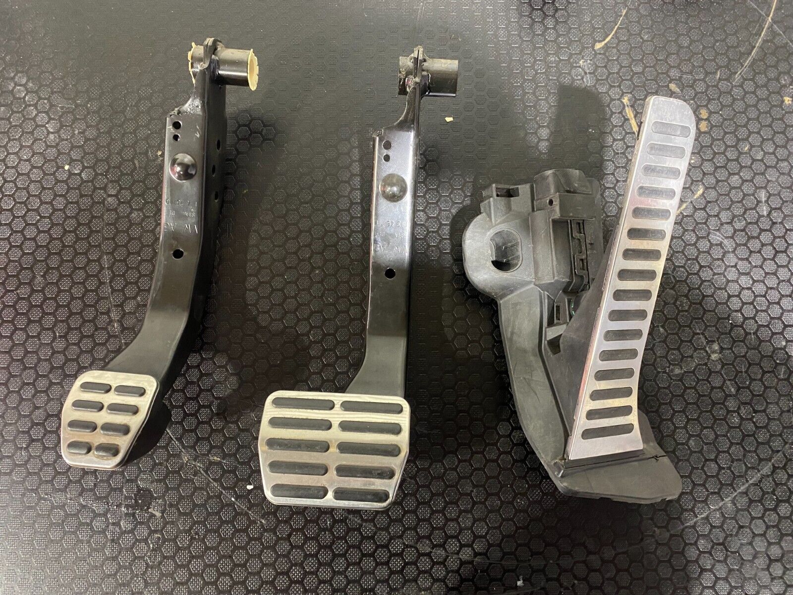 Volkswagen Golf MK5 MK6 Complete Manual Pedals Set 1K2723503AA 1K2723143