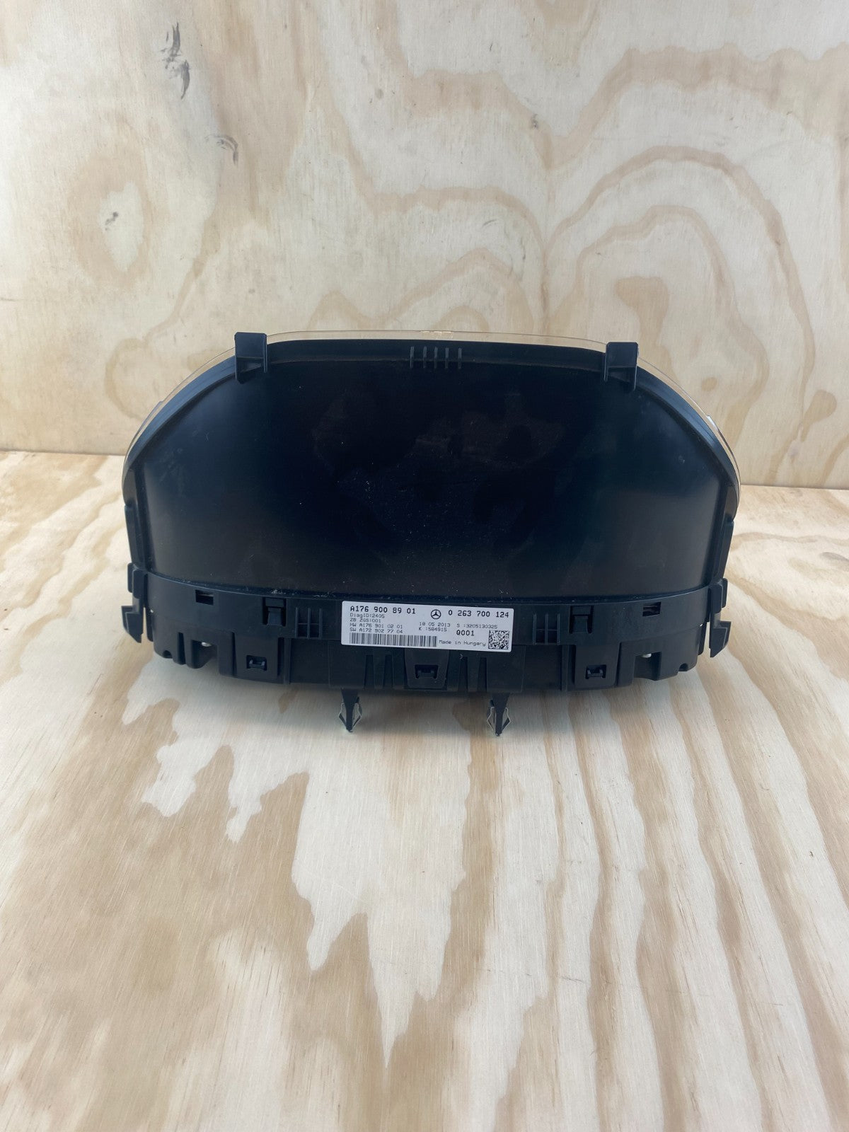 Mercedes-Benz A Class Speedometer / Cluster A1769008901