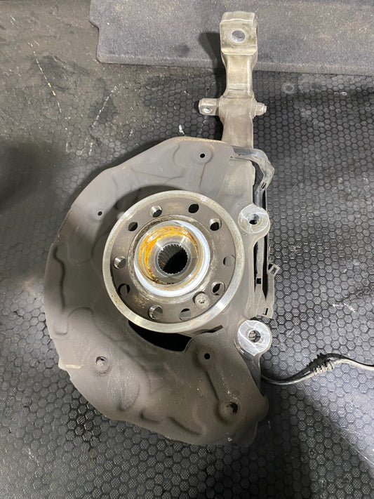 Mercedes-Benz Front Left Knuckle For Suspension Complete A2530700