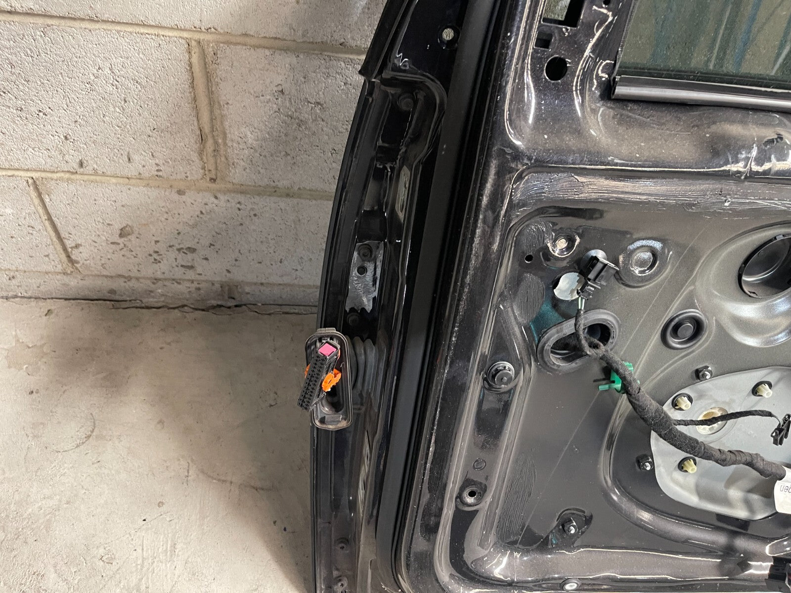 Volkswagen Golf MK5 Front Right Door In Black *Freight Available*