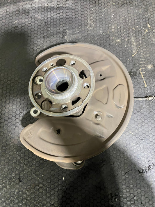 Mercedes-Benz GLC 2018 Rear Right Hub W/Wheel Bearing