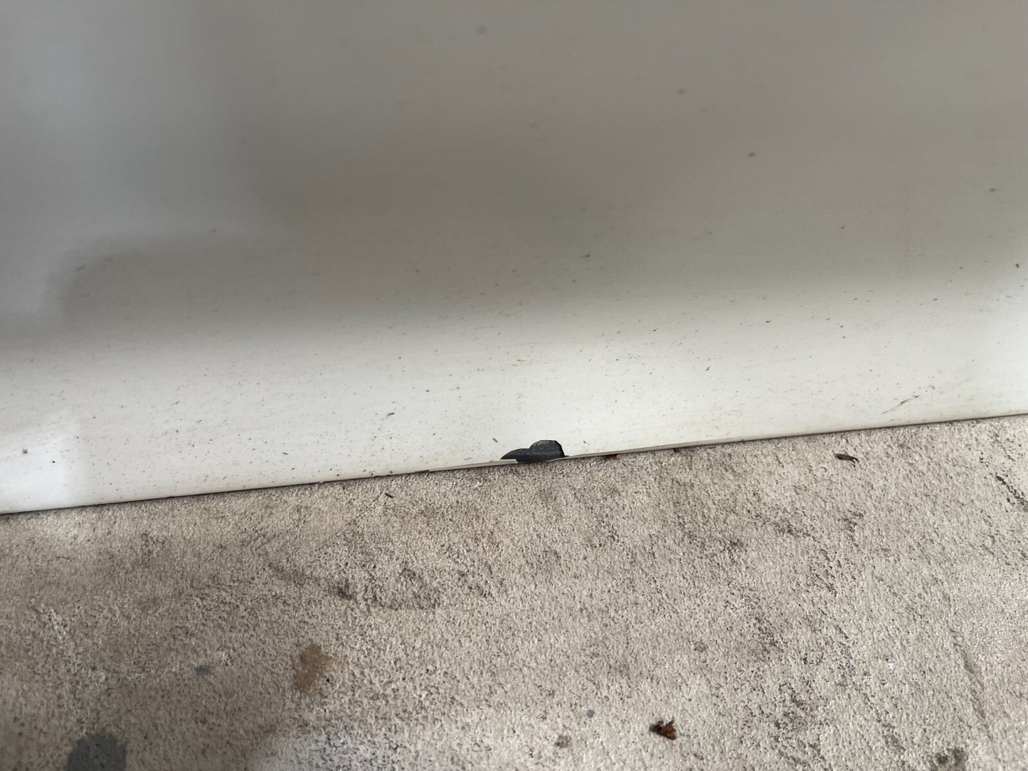 Volkswagen Golf MK5 Front Left Door In White *Freight Available*