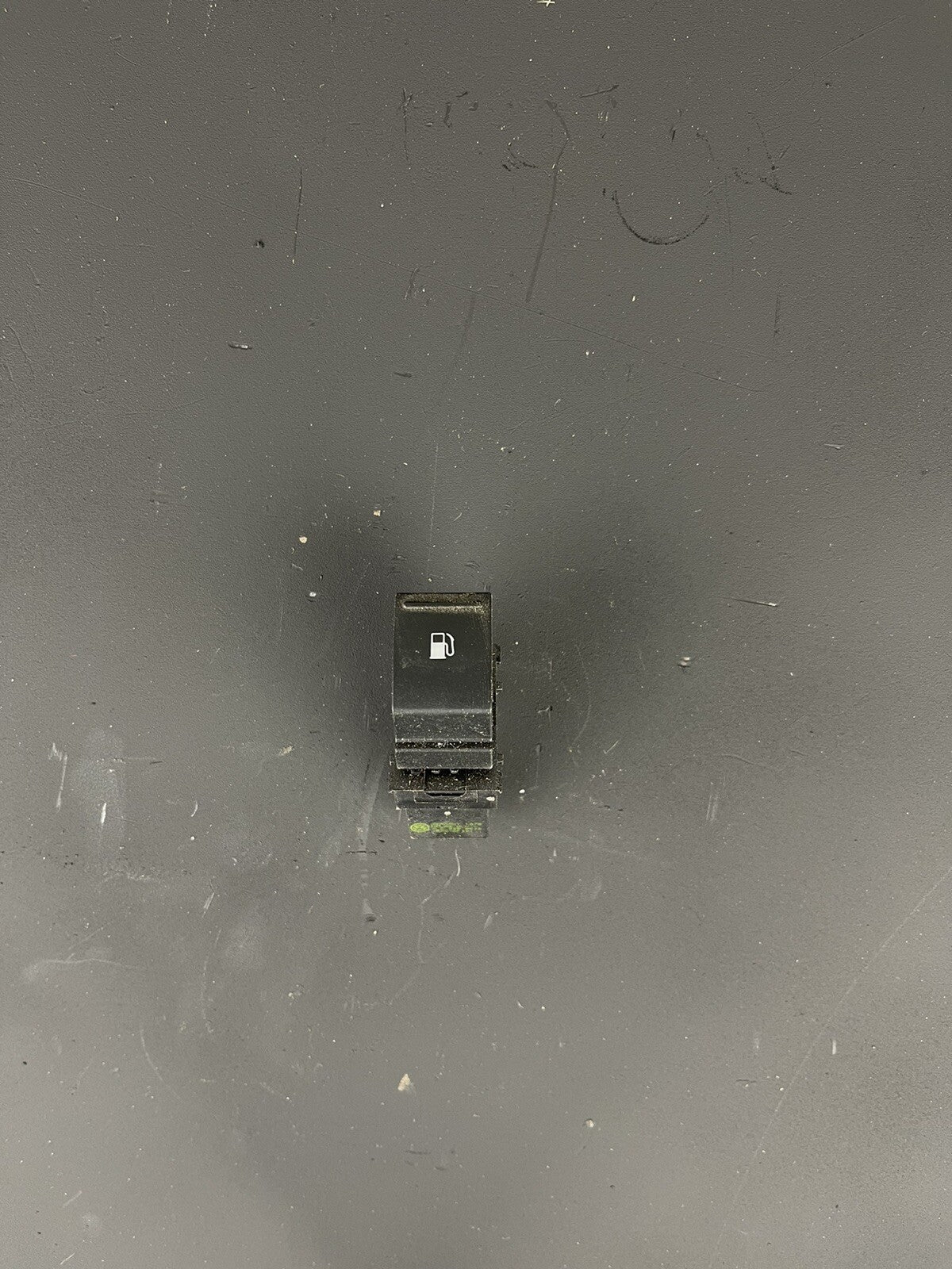 Volkswagen Golf GTI MK5 05-09 USED PETROL LID SWITCH