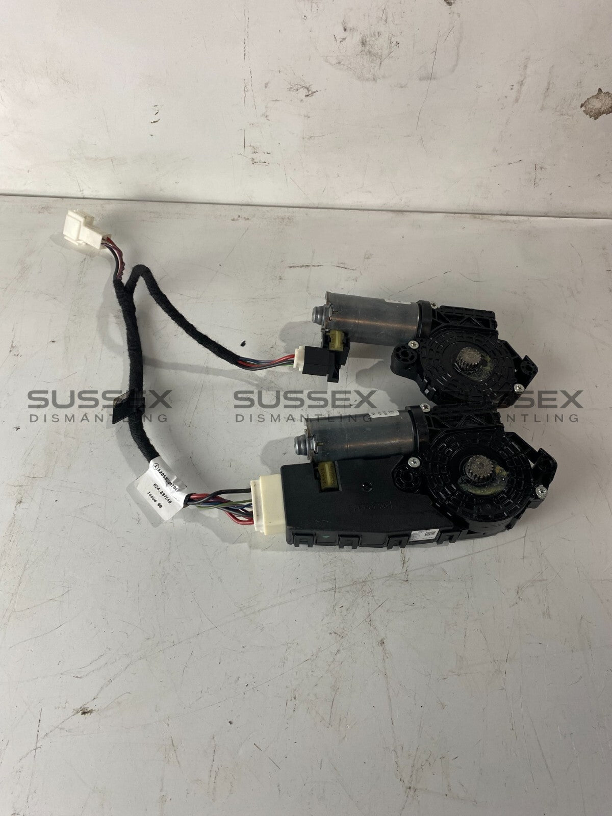 Mercedes-Benz Sunroof Motors With Wiring Loom Complete A2058200704