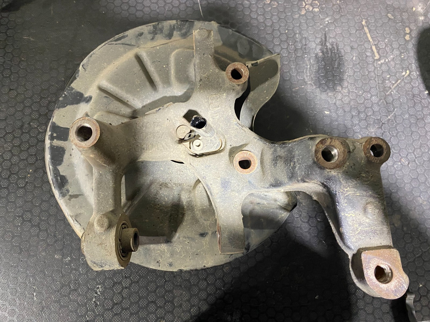 Volkswagen Golf MK5 / MK6 GTI Rear Left Hub 1K0435AB