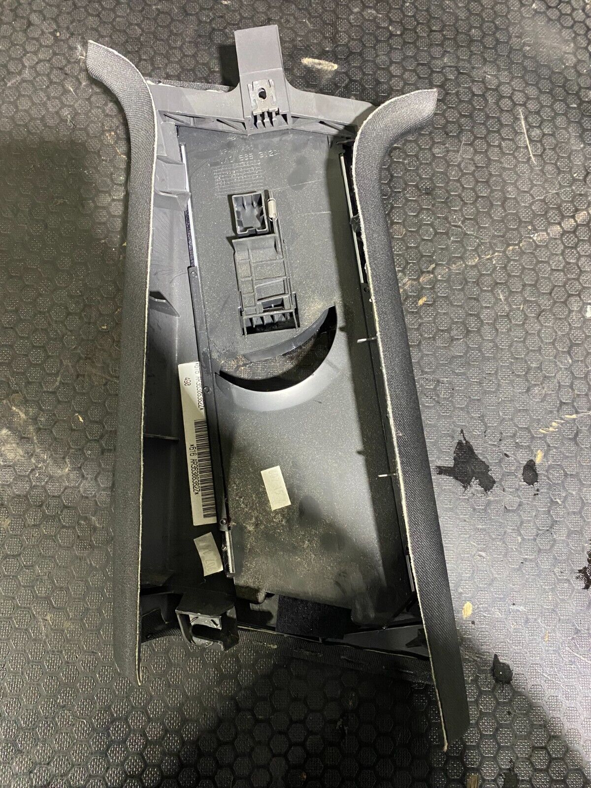 Volkswagen Golf MK5 / MK6 2004-2013 4 Door Right B Pillar 1K4867244