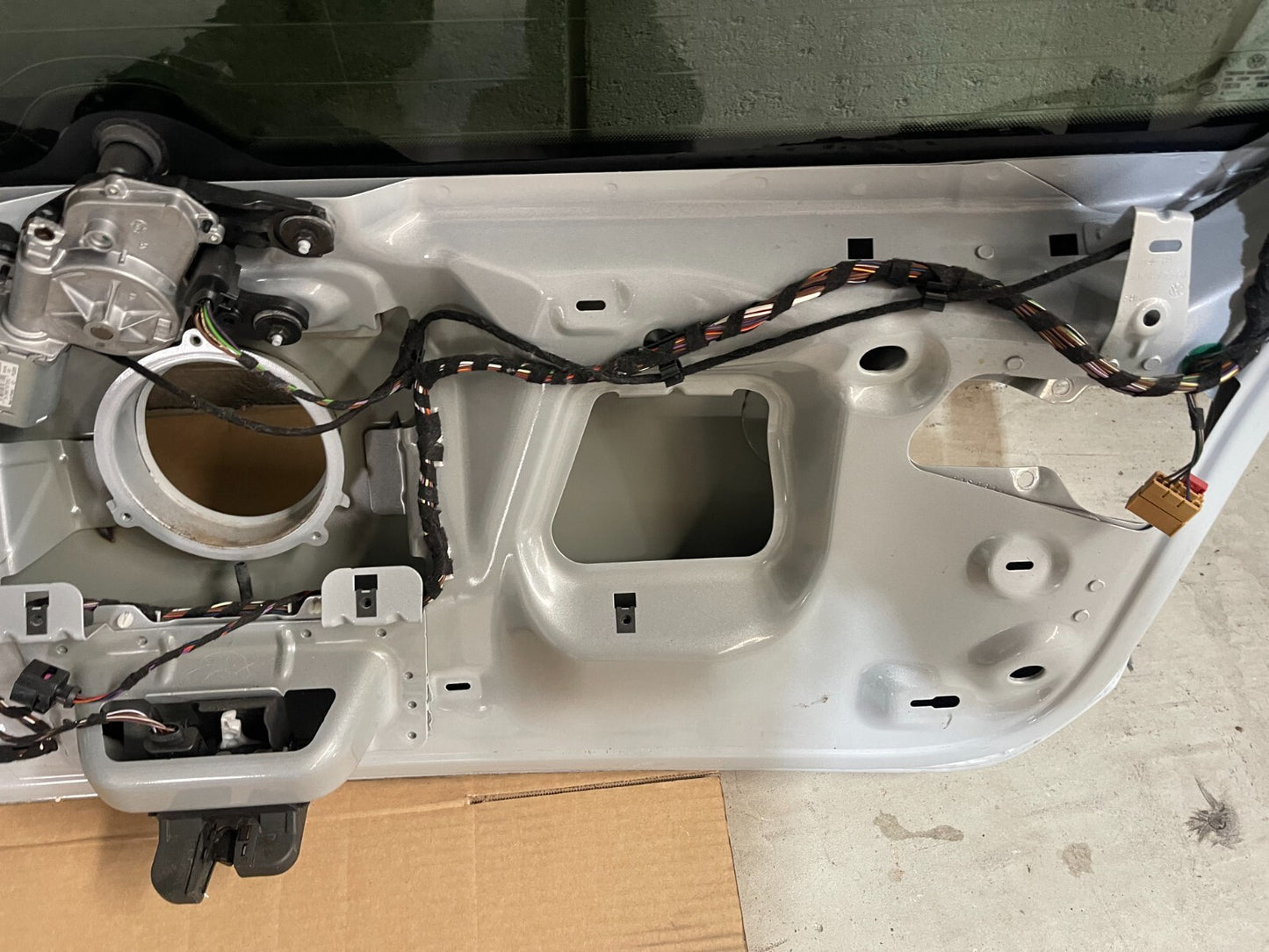 Volkswagen Golf MK7 Boot / Trunk In White Silver Metallic *Freight Available*