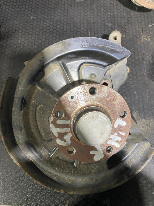 Volkswagen Golf MK5 / MK6 GTI Rear Left Hub 1K0435AB