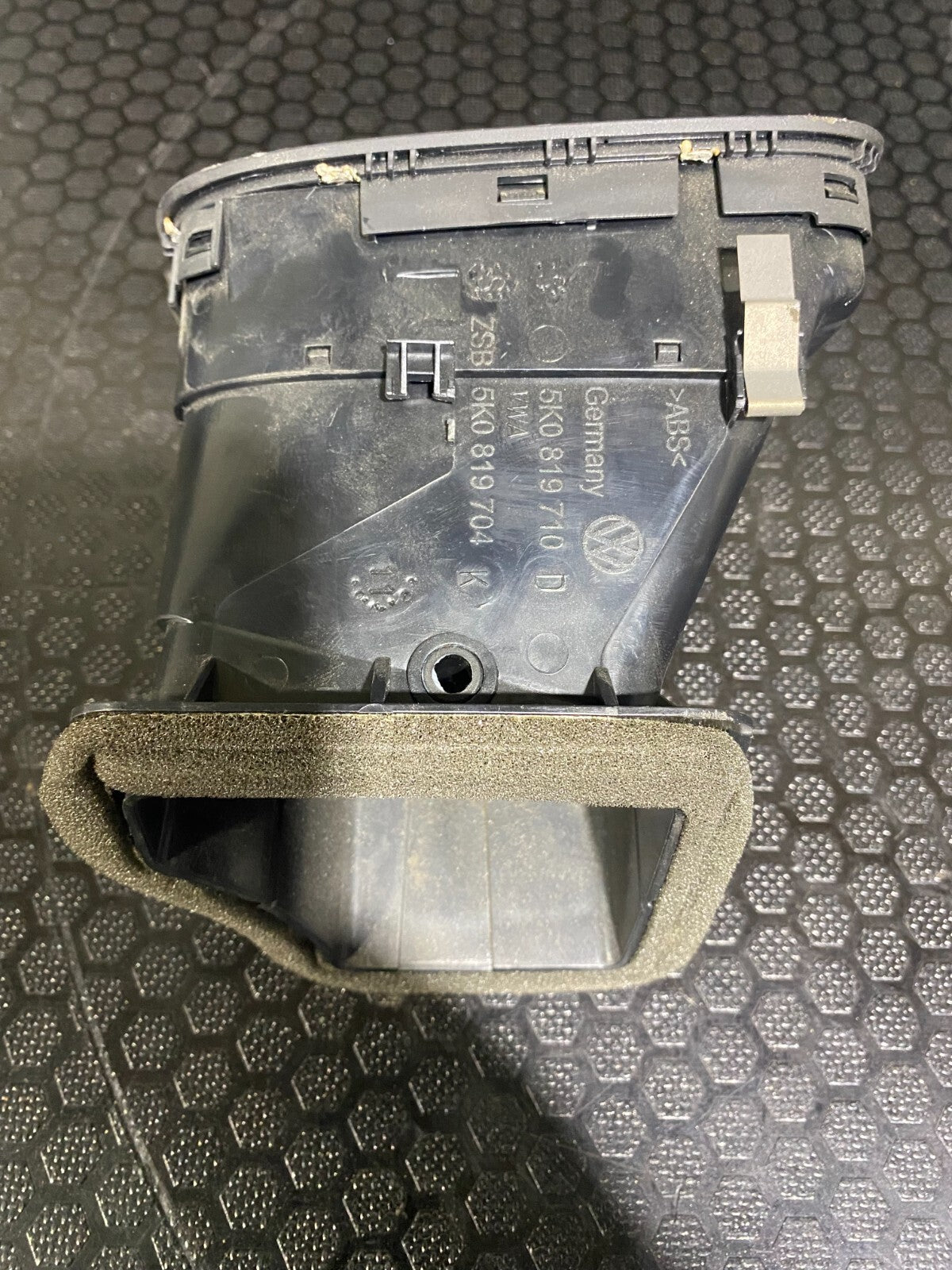 Volkswagen Golf MK6 Right Dash Air Vent 5K0819704