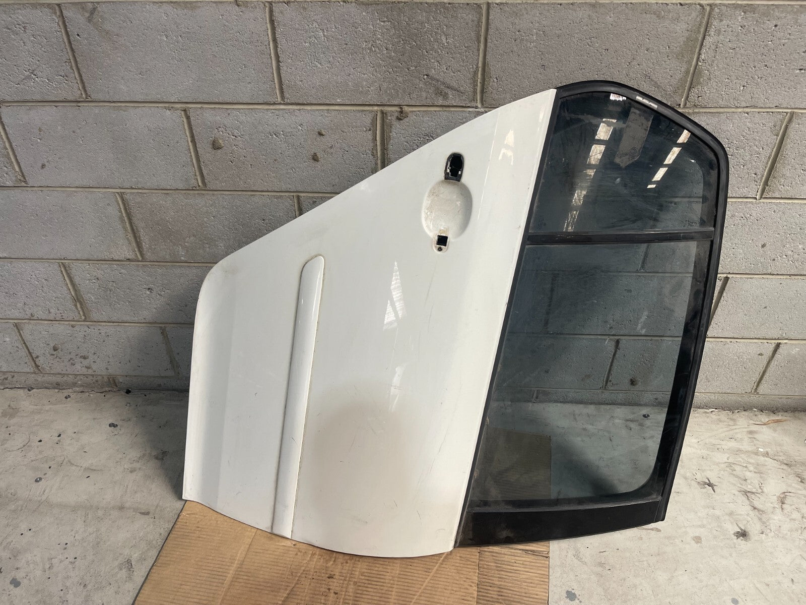 Volkswagen Golf MK5 Rear Right Door In White *Freight Available*
