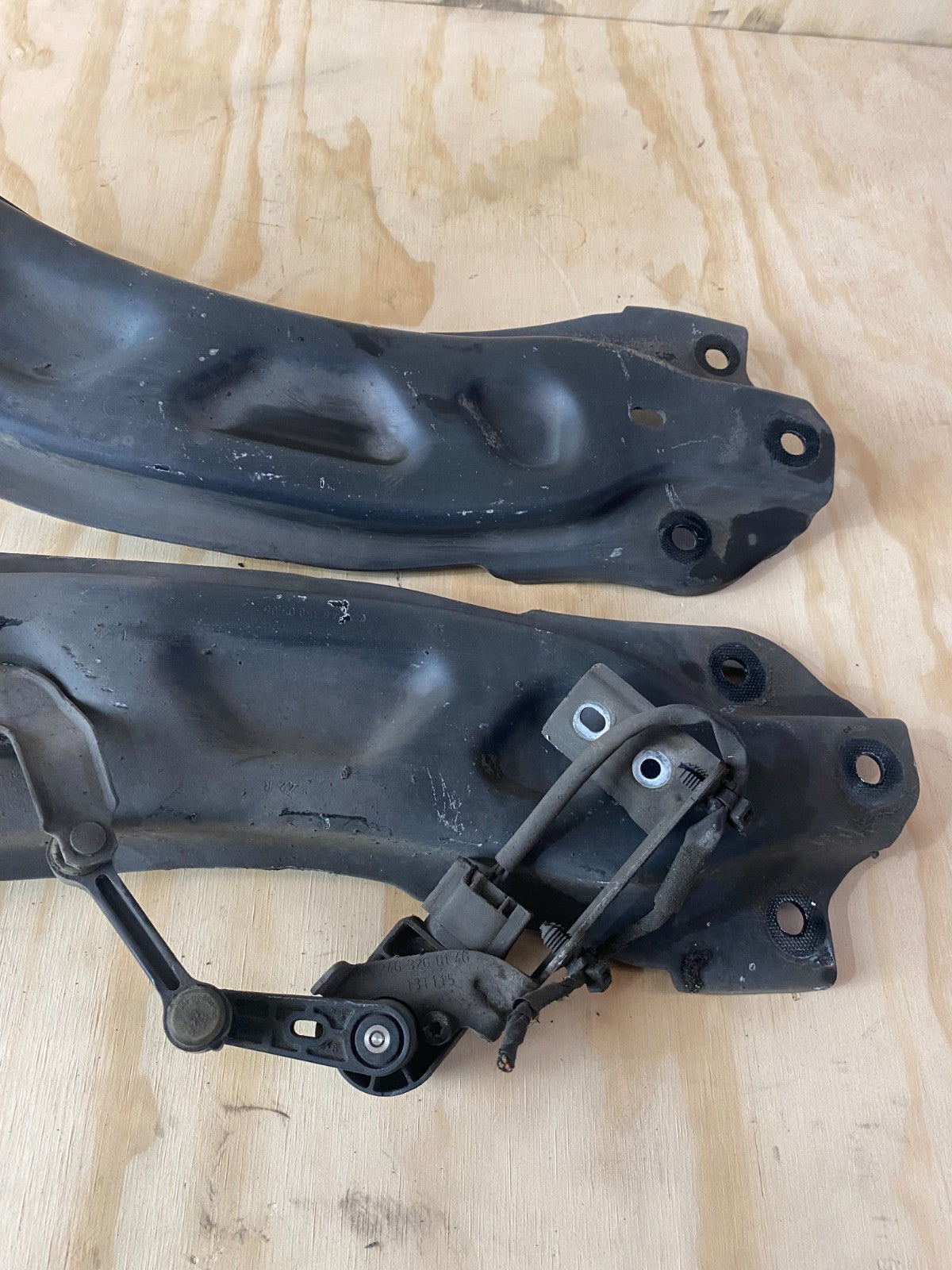 Mercedes-Benz CLA A CLASS Rear Left / Right Wishbone A2463500506 A2463500406