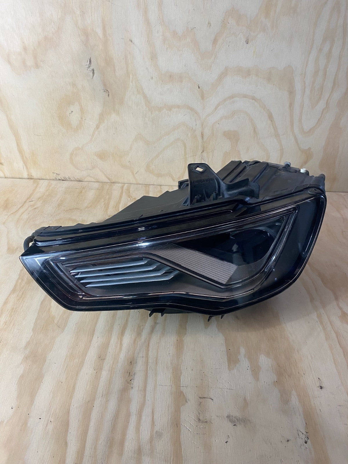 Audi A3 S3 RS3 8V Passenger LED HEADLIGHT COMPLETE WITH MODULES 8V0941033A
